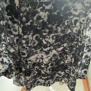 Chemise a fleur noir et blanc